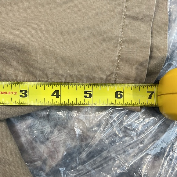 Patagonia men’s Tan Cargo Shorts size 32. - Picture 12 of 13